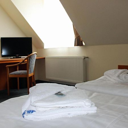 Hotel Saechsisches Haus Berggiesshübel Esterno foto