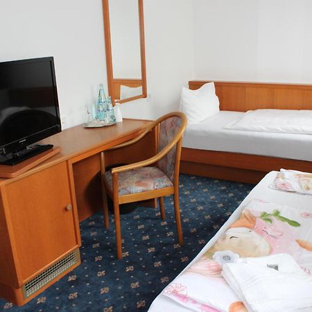 Hotel Saechsisches Haus Berggiesshübel Esterno foto