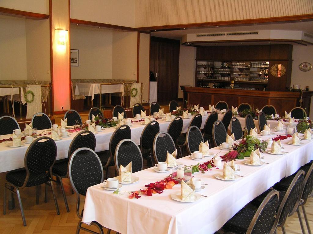 Hotel Saechsisches Haus Berggiesshübel Esterno foto