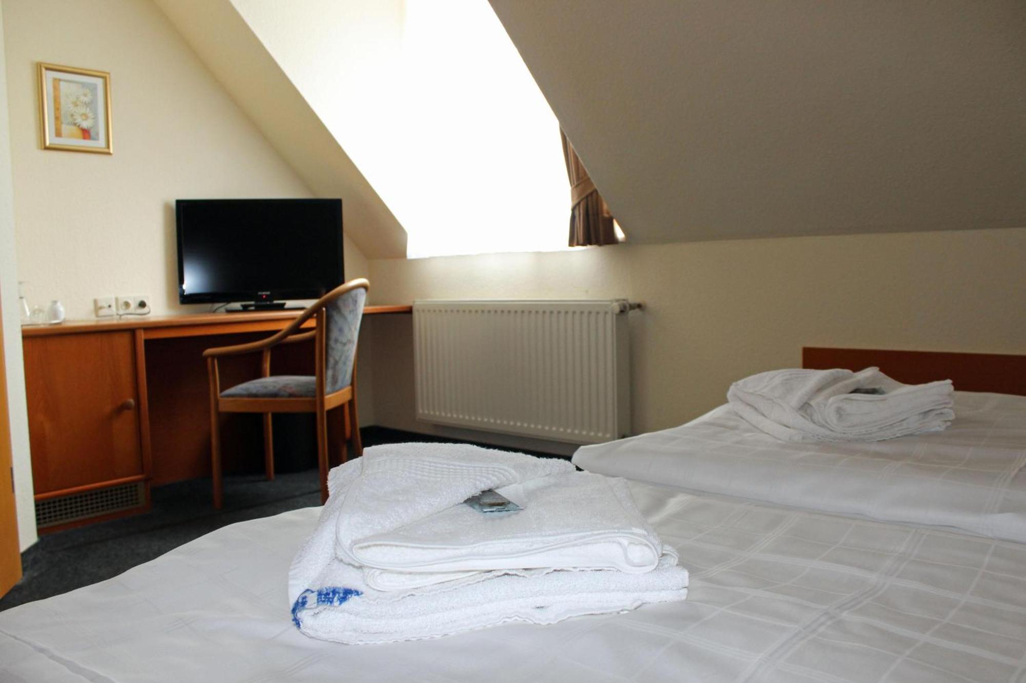 Hotel Saechsisches Haus Berggiesshübel Esterno foto