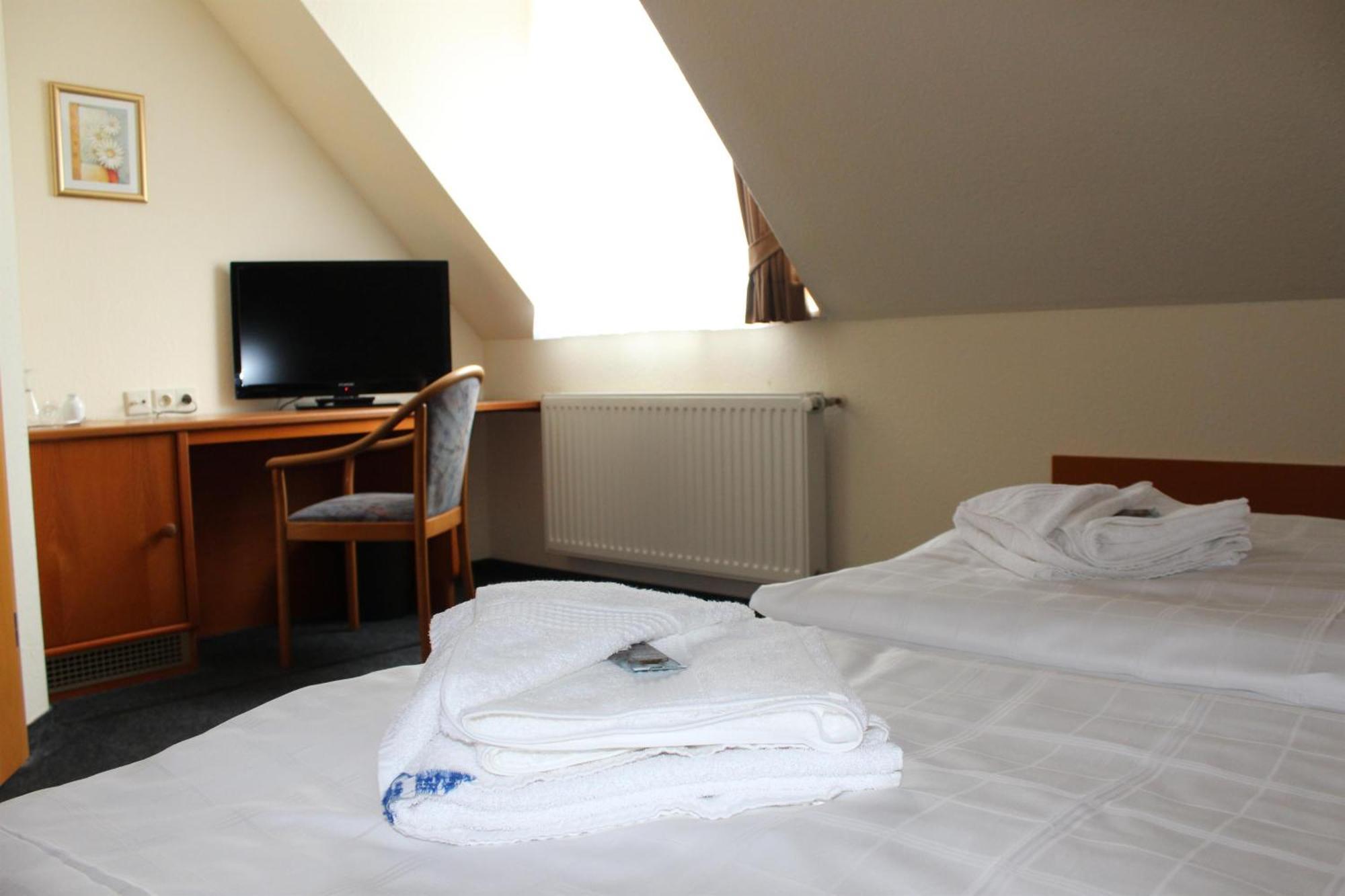 Hotel Saechsisches Haus Berggiesshübel Esterno foto