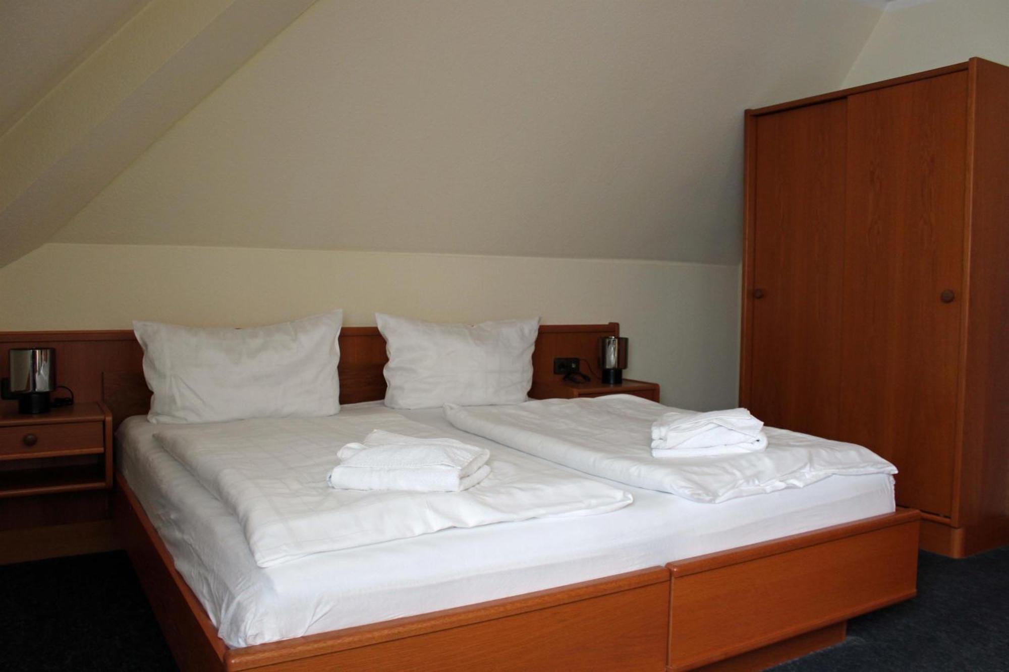 Hotel Saechsisches Haus Berggiesshübel Esterno foto