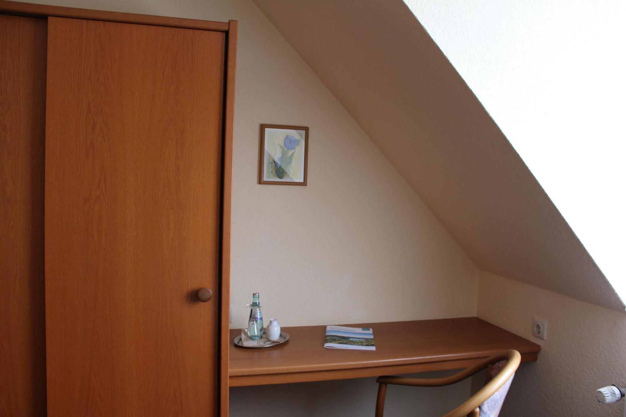 Hotel Saechsisches Haus Berggiesshübel Esterno foto